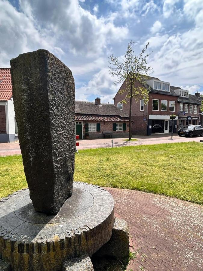 Het Kostershuisje Nuenen Luaran gambar